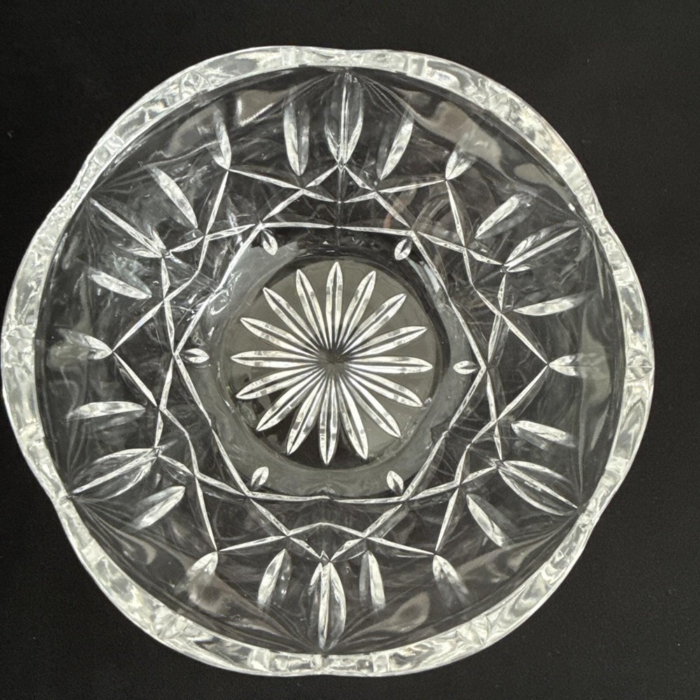 VINTAGE Cut Glass Candy Trinket Dish w/Lid -‎ 6 INCHES WIDE & HIGH